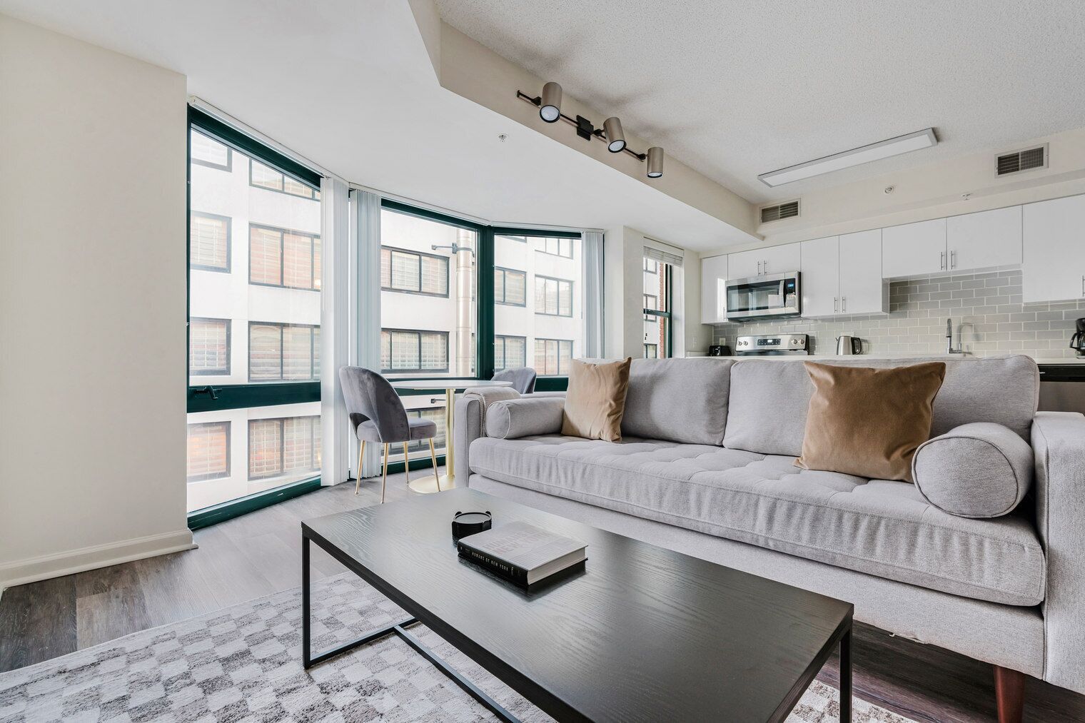 Fernseher, Stereoanlage