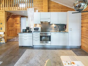Fridge, microwave, dishwasher, cookware/dishes/utensils
