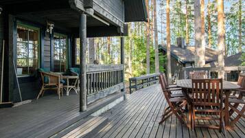 تناول الطعام بالخارج