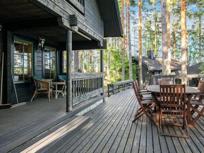 تناول الطعام بالخارج