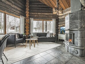 TV - Talvihovi 5 by Interhome (Kuusamo)