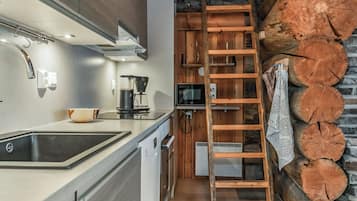 Jääkaappi, mikroaaltouuni, astianpesukone