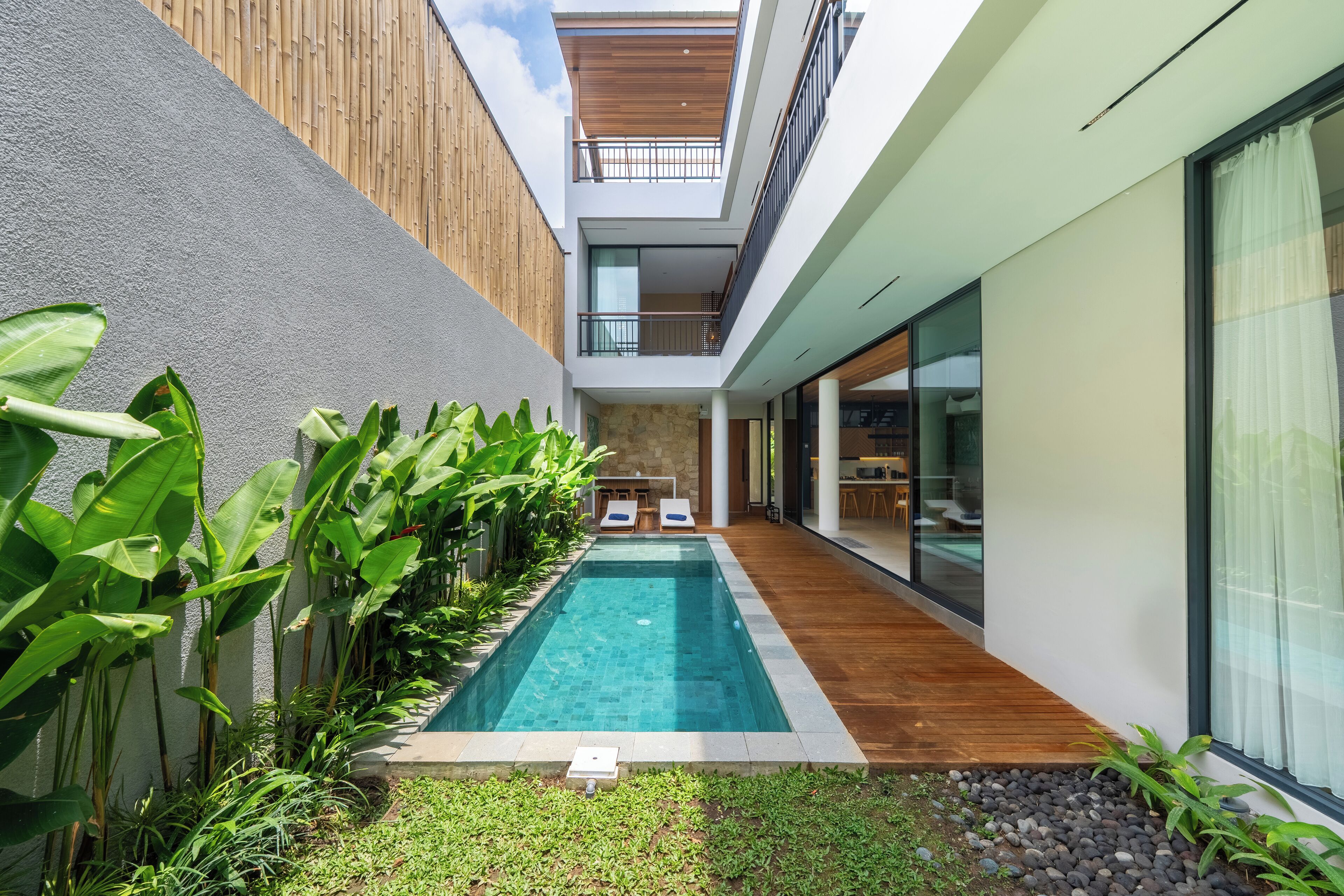 Outdoor pool, pool loungers