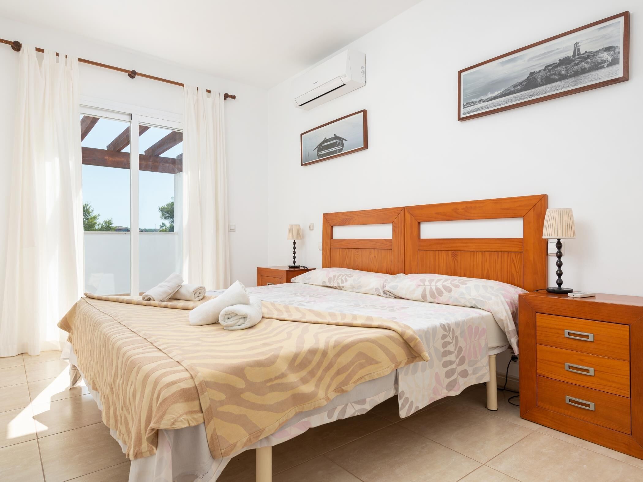 3 dormitoris, planxa i posts de planxar, Internet i roba de llit 