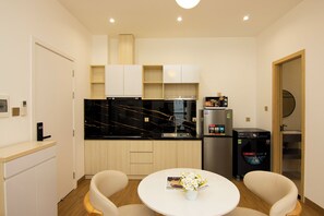 豪華公寓, 1 間臥室, 廚房 | 私人廚房 | 電冰箱、微波爐、爐台、鍋具/餐盤/廚房用品