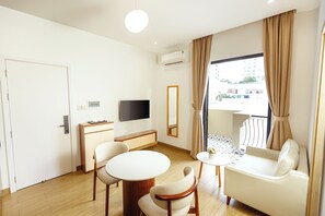 Premium-Apartment, 1 Schlafzimmer, Balkon, Stadtblick | Ausblick vom Zimmer