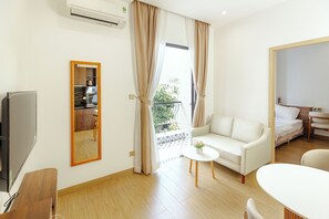 Premium Apartment, 1 Bedroom, Balcony, City View | Egyptian cotton sheets, premium bedding, memory foam beds - GO VILLA - ApartHotel Thao Dien (Ho Chi Minh)