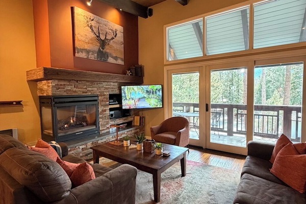 Smart TV, fireplace, DVD player, table tennis