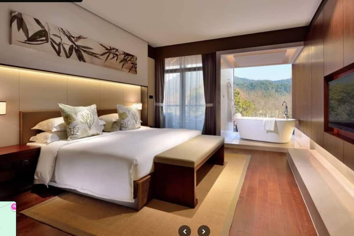 Deluxe Double Room, Balcony, Garden View | Free WiFi