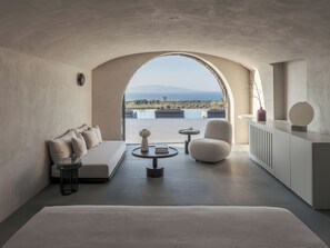 Lyxvilla - privat pool - havsutsikt | Mörkläggningsgardiner, strykjärn/strykbräda och gratis wi-fi