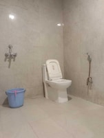 Deluxe Room | Bathroom