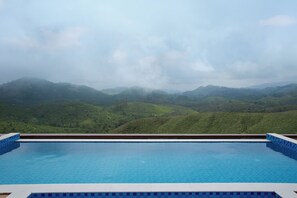 Alberca al aire libre 