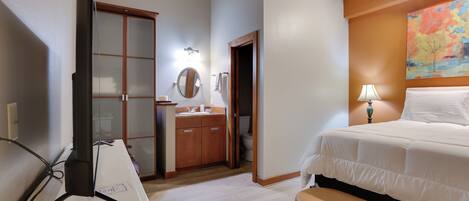 2 habitaciones, escritorio, acceso a internet y ropa de cama