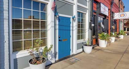 Steps to Restaurants & Shops! Dtwn Marshall Apt