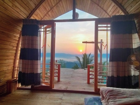 Room. Shalom Honeymoon Cottage Rangamati