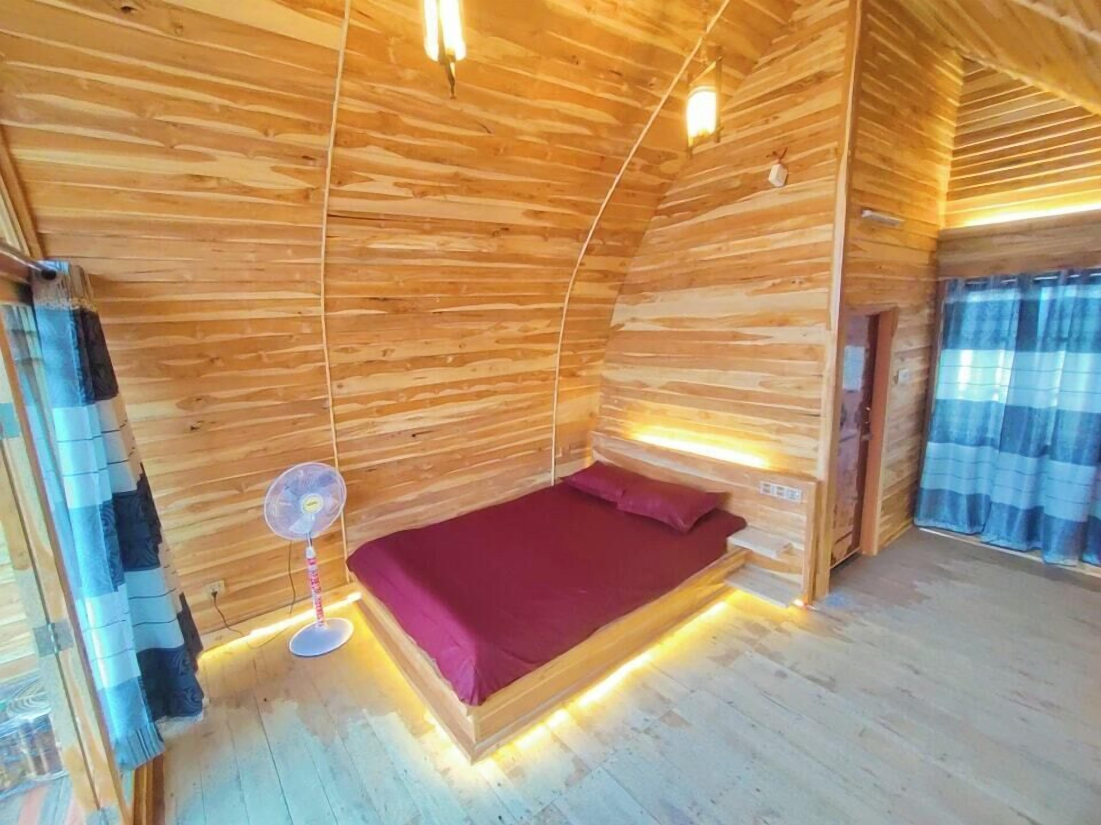 Phòng đôi Deluxe, quang cảnh đồi núi