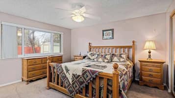 4 bedrooms, desk, iron/ironing board, travel crib