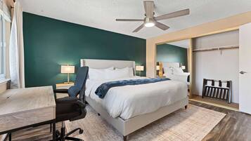 4 bedrooms, desk, iron/ironing board, travel crib