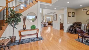 House | 5 bedrooms - Luxury Ann Arbor Stay Theater Gym Game Room Spa (Ann Arbor)