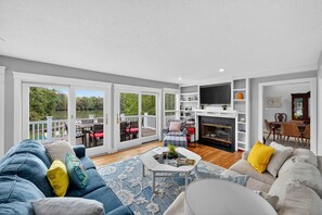 House | 5 bedrooms - Waterfront Kent Island Retreat 5BR Sleeps 12 Near Weddings Annapolis (Stevensville)