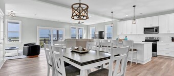 Walk to Beach Pool Ocean View Parking Bunk Beds