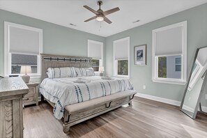 Villa | 7 bedrooms - Walk to Beach Pool Ocean View Parking Bunk Beds (Holly Ridge)