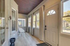 Interior - Shop, Dine & Unwind: Oak Park Home w/ Private Yard (Oak Park)