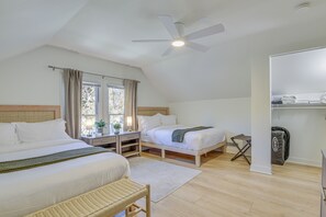 4 bedrooms, desk, iron/ironing board, Internet - Shop, Dine & Unwind: Oak Park Home w/ Private Yard (Oak Park)
