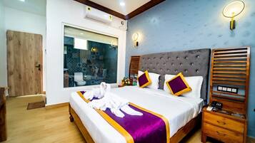 Deluxe Cottage, Balcony, Pool View | Free WiFi