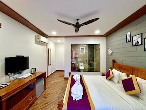 Deluxe-Ferienhaus, Balkon, Poolblick | Kostenloses WLAN