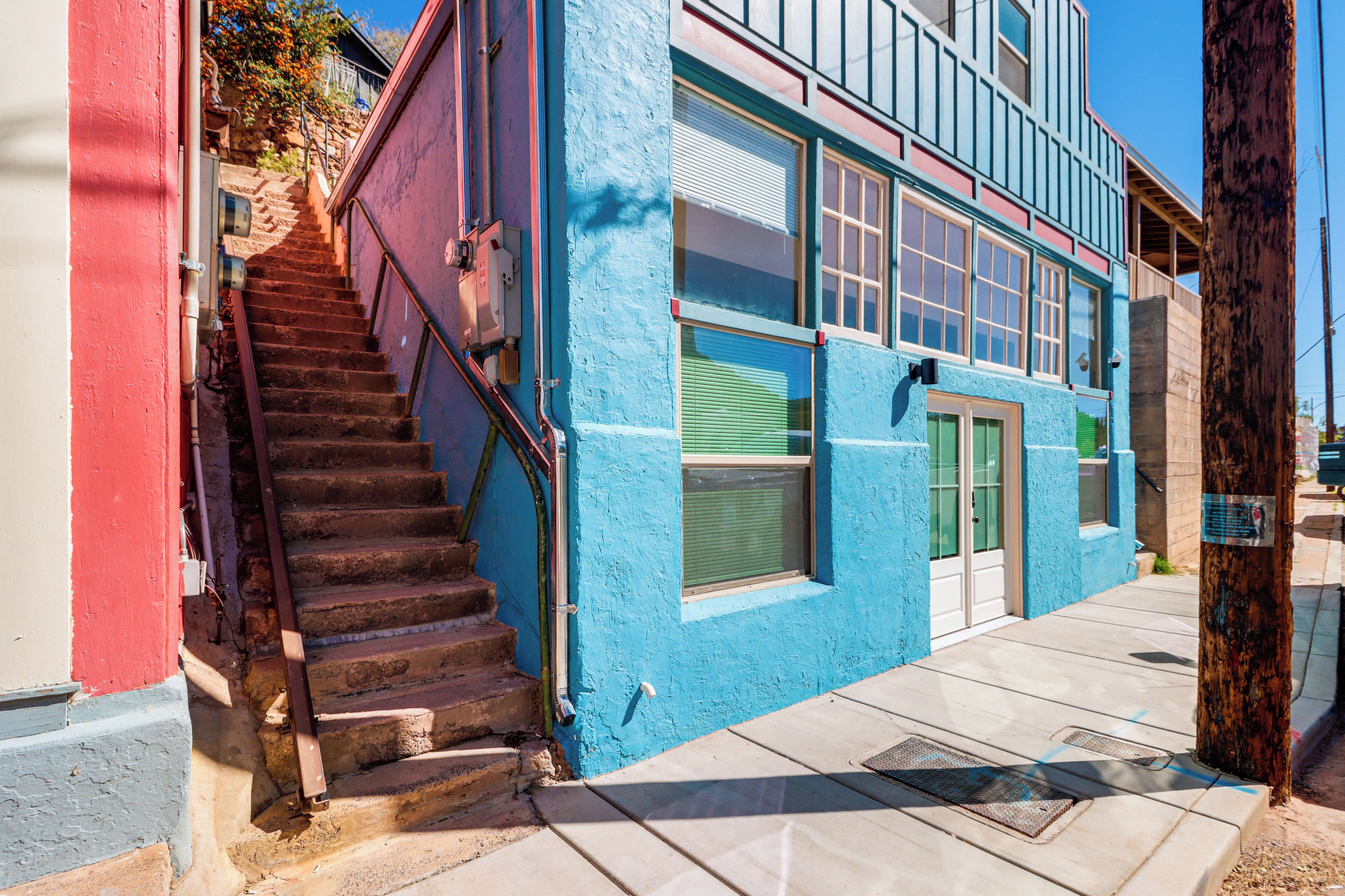 المنشأة من الخارج