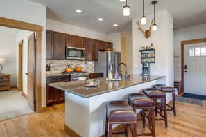 Fridge, microwave, stovetop, dishwasher - < 5 Mi to Winter Park: Family Base Camp w/ Hot Tub (Fraser)