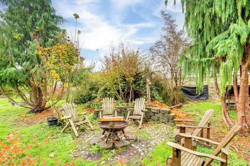 3 Blocks to Dtwn! Cozy Sedro-Woolley Retreat!