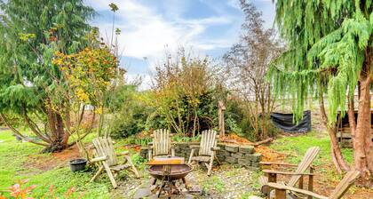 3 Blocks to Dtwn! Cozy Sedro-Woolley Retreat!