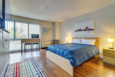 3 Blocks to E Market: Studio w/ Free Parking & Gym