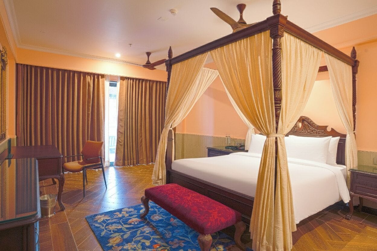 Suite Deluks, balkon, pemandangan laut | Meja kerja, ruang kerja ramah laptop, dan setrika/meja setrika