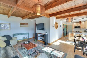 TV, books, stereo - Group Ski Retreat: Drive to Beaver Creek & Vail! (Eagle)