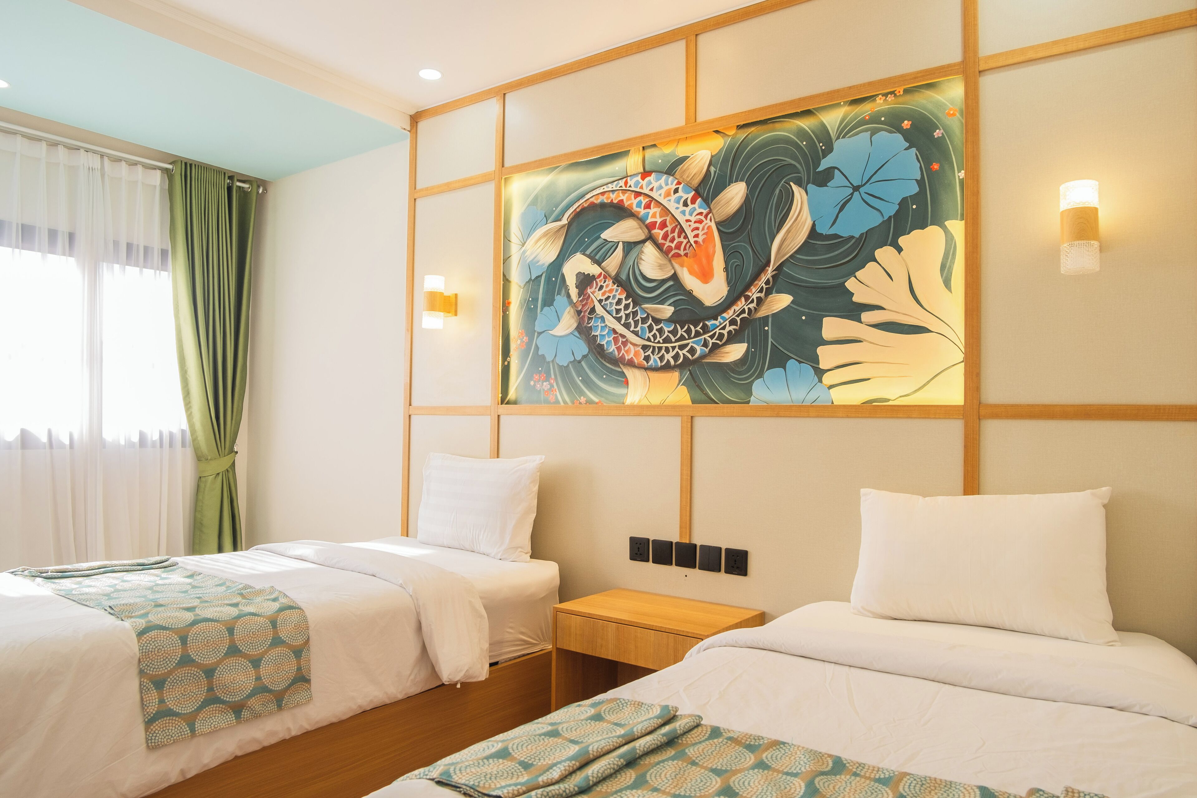 Deluxe Twin Room | Desk, free WiFi
