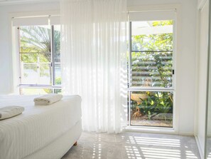 4 chambres, fer et planche à repasser, Wi-Fi, draps fournis