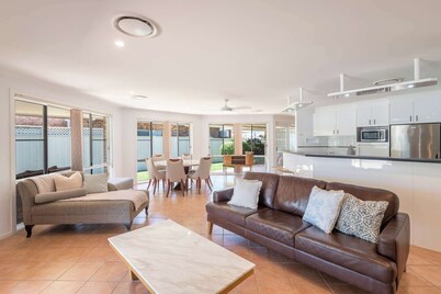 Waterfront - Kolora Lake House - Oceanstays