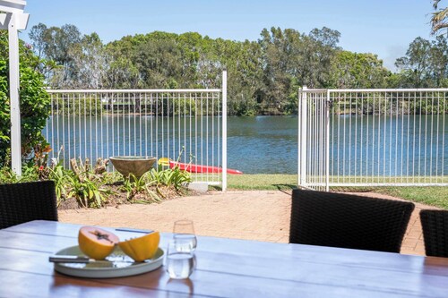 Waterfront - Kolora Lake House - Oceanstays