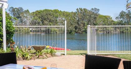 Waterfront - Kolora Lake House - Oceanstays