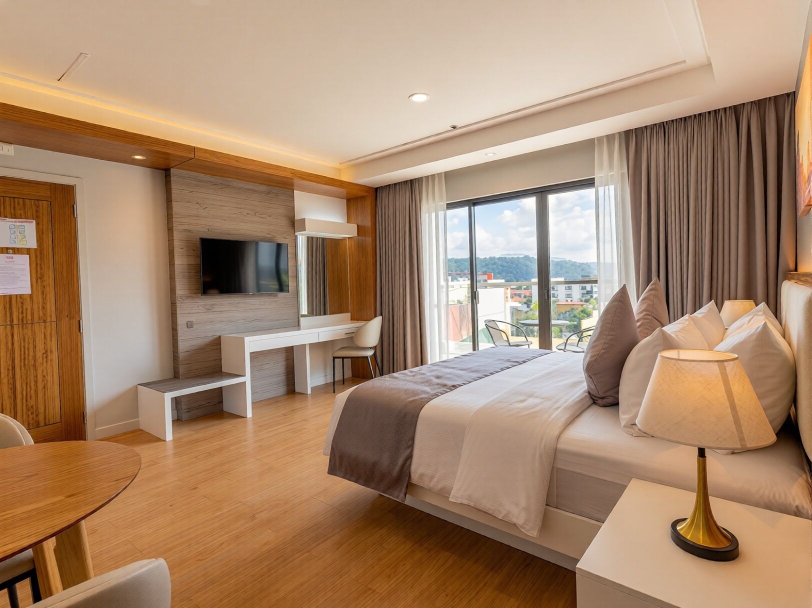 Executive Room | Minibar, desk, laptop workspace, free WiFi