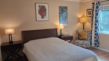 Iron/ironing board, WiFi, bed sheets