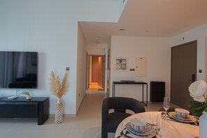 Interior - 2BR downtown Dubai , Steps from Burj Khalifa &View (Dubai)