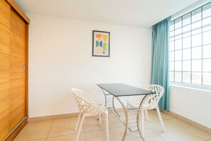 Deluxe Double Room | Desk, iron/ironing board - Treebo Medco Mansion (Kozhikode)