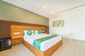 Deluxe Double Room | Desk, iron/ironing board - Treebo Medco Mansion (Kozhikode)