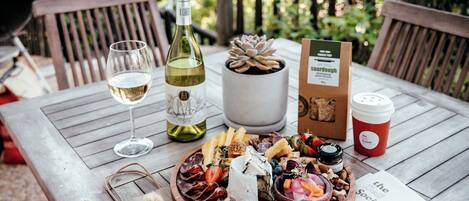 屋外ダイニングエリア