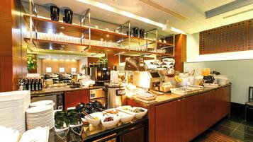 Tägliches Frühstücksbuffet (2000 JPY pro Person)