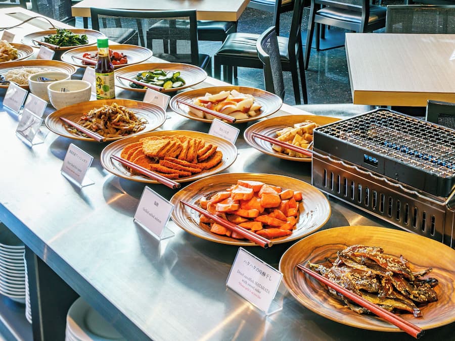 Daily buffet breakfast for a fee